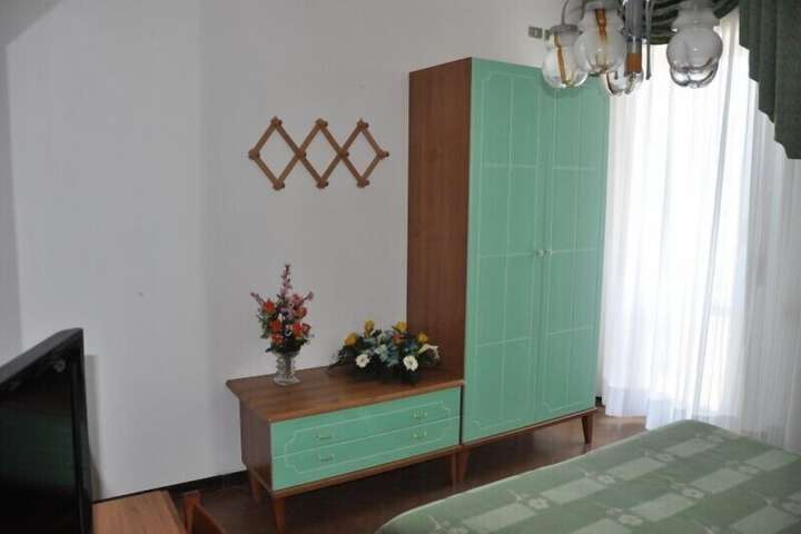 Room 12 of 44