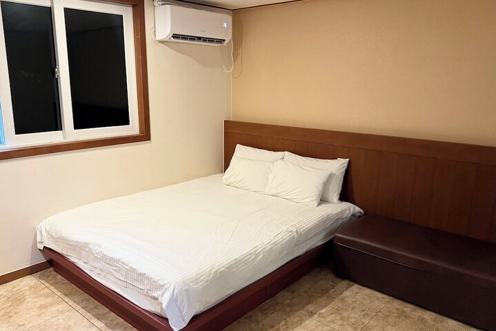 Room 4 of 30