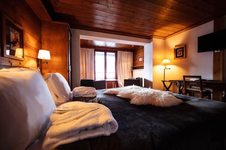 Room 4 of 64