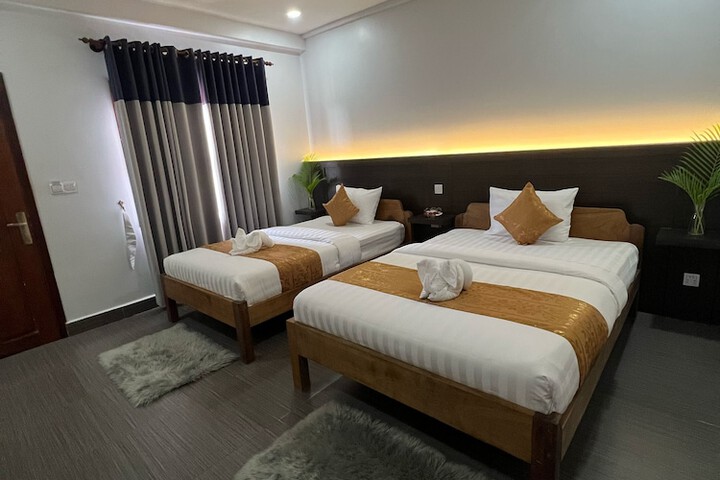 Room 5 of 15