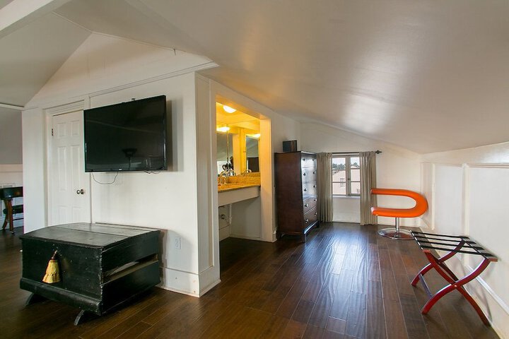 Room 2 of 49