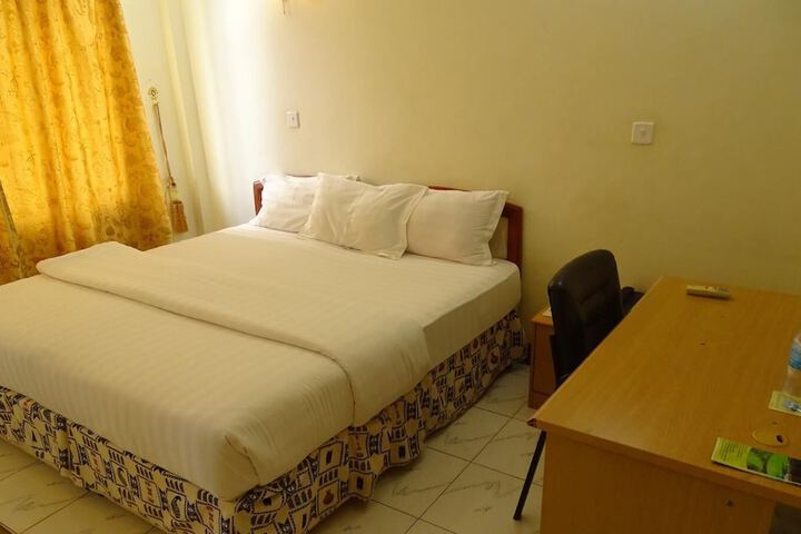 Room 15 of 43