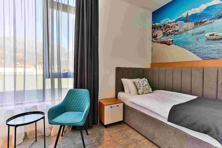 Room 27 of 70