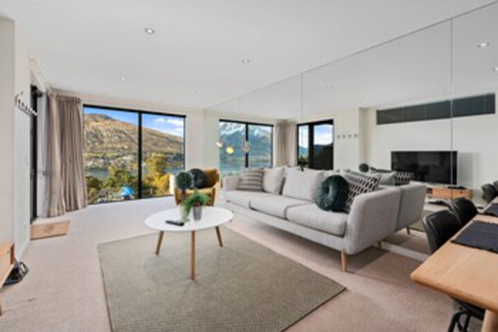 Goldrush Vista Queenstown Holiday Home