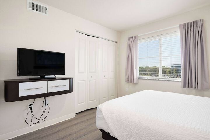 Room 47 of 92