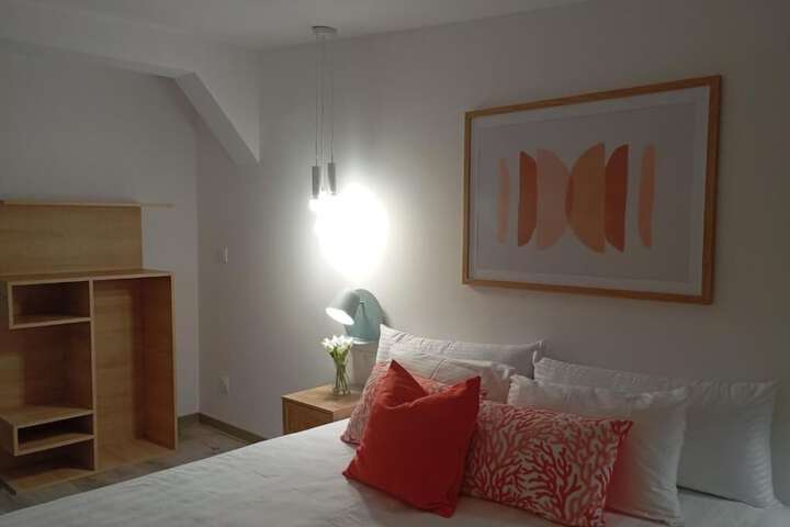 Room 5 of 6