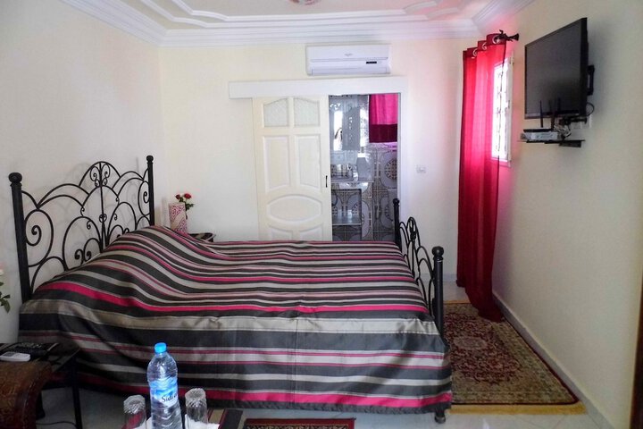 Room 27 of 83