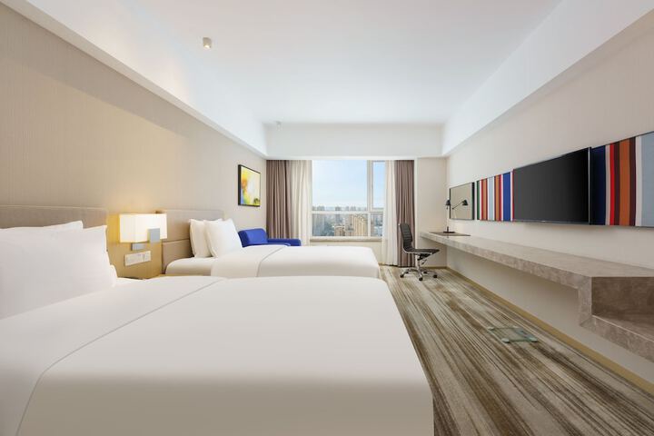 Room 8 of 38