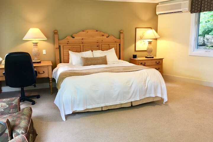 Room 4 of 75