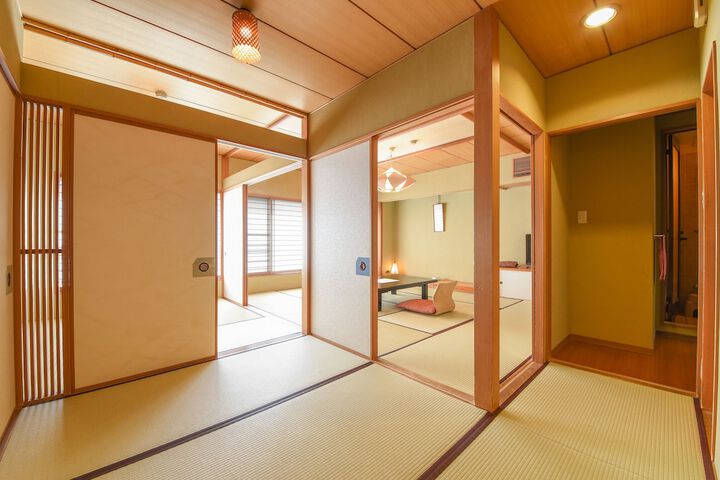 Room 4 of 94