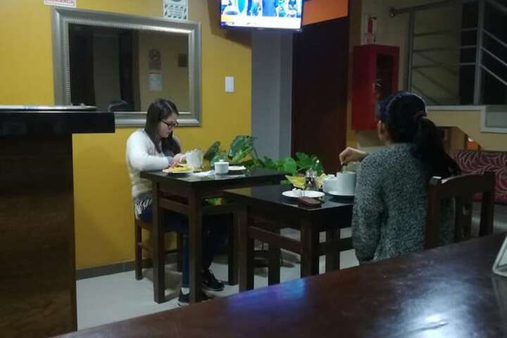 Dining 27 of 29
