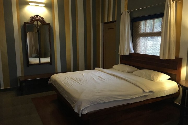 Room 7 of 30