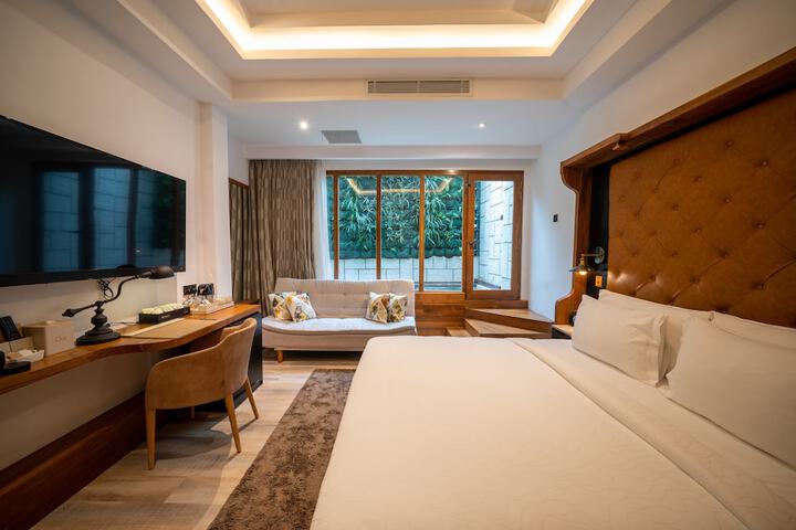 Room 14 of 50