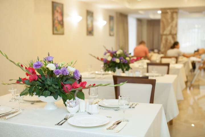 Dining 85 of 119
