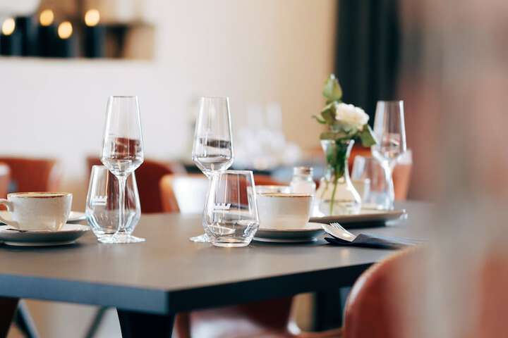 Dining 35 of 58