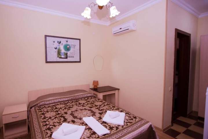 Room 4 of 89
