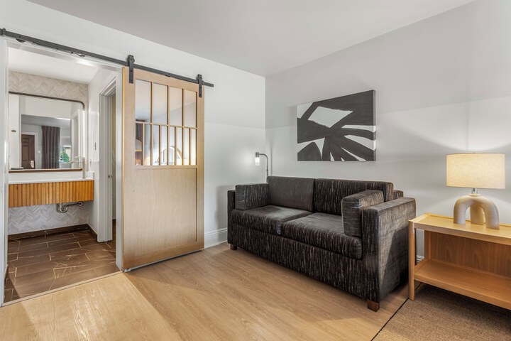 Room 3 of 29