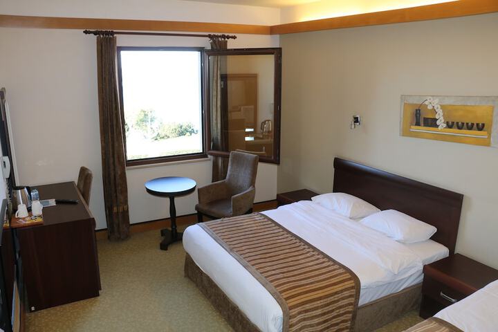 Room 42 of 108