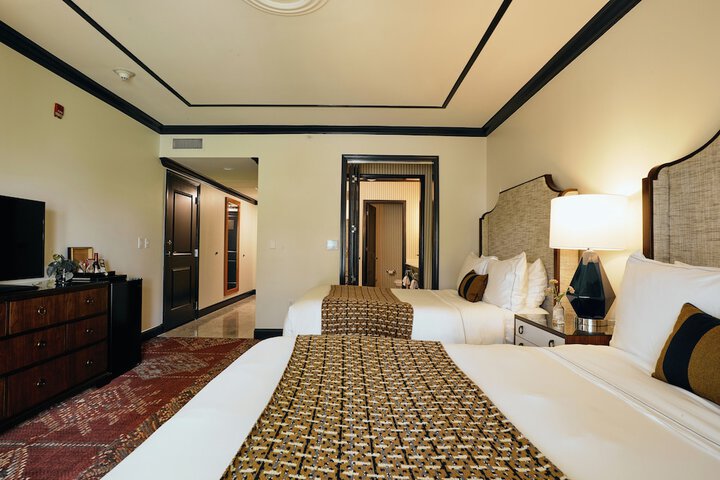 Premier 2 Queen Beds (5 of 8)