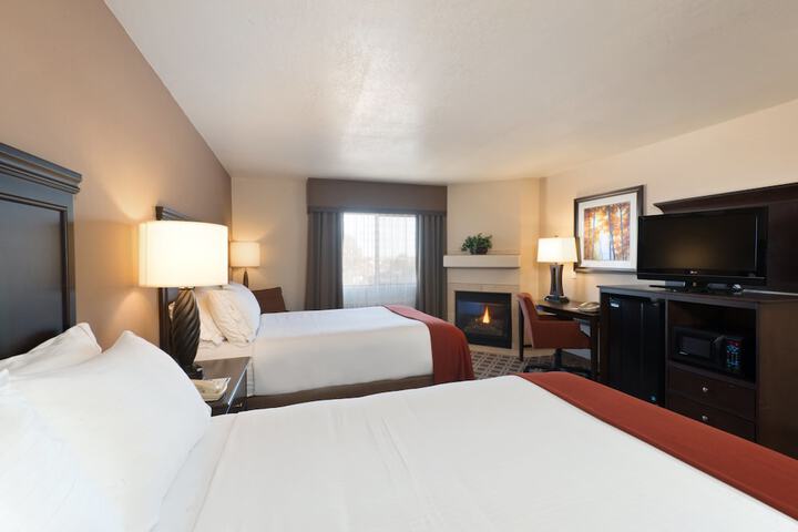 Room 4 of 36