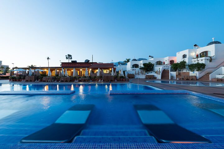 Pools & Facilities