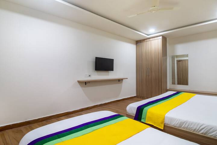 Room 11 of 23