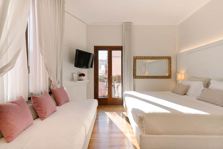 Room 42 of 148