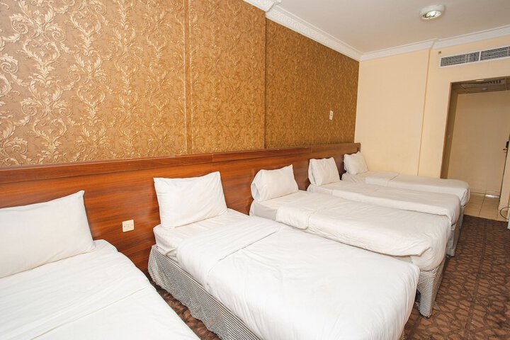 Room 9 of 21