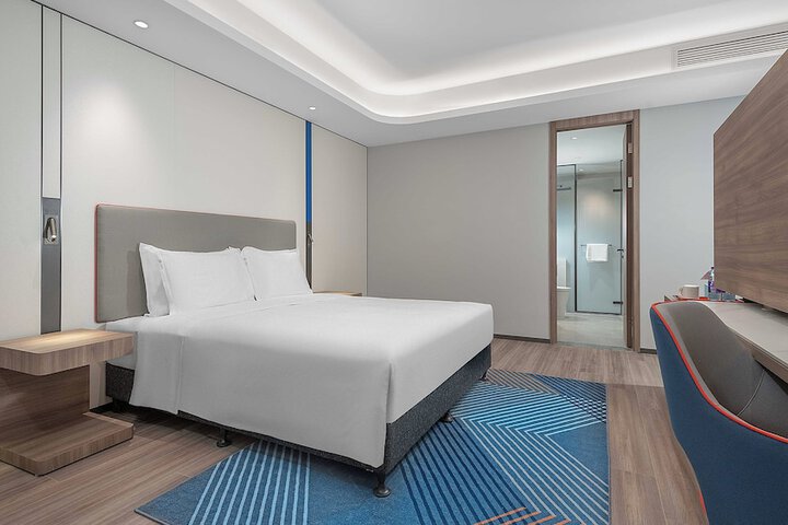 Room 18 of 46