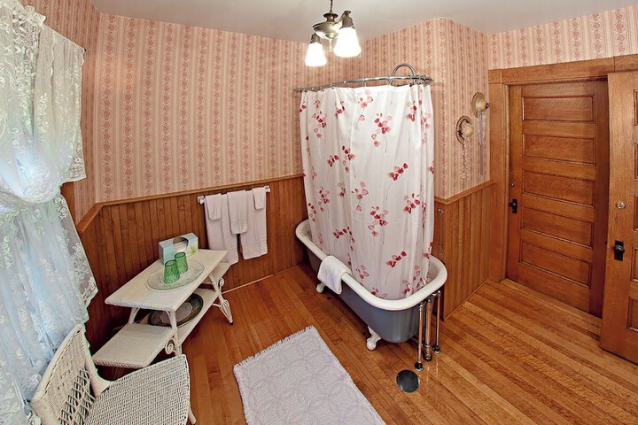 Room 14 of 25