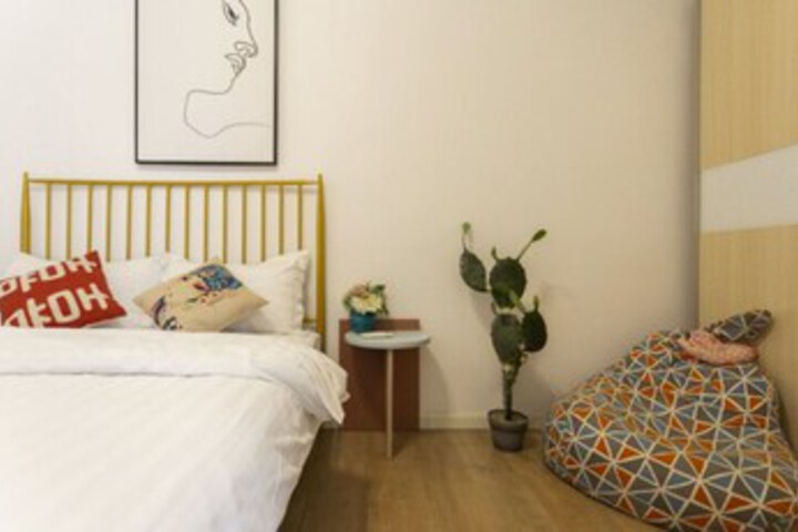 Room 15 of 17