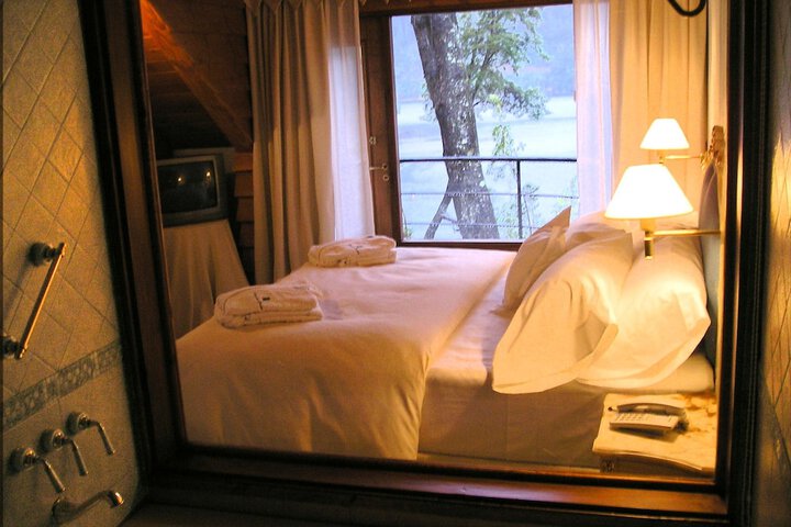 Room 6 of 44