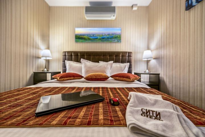 Room 32 of 68