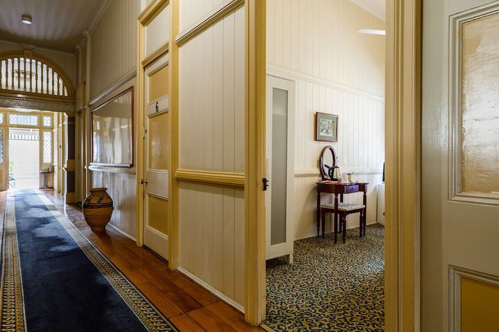 Room 12 of 37
