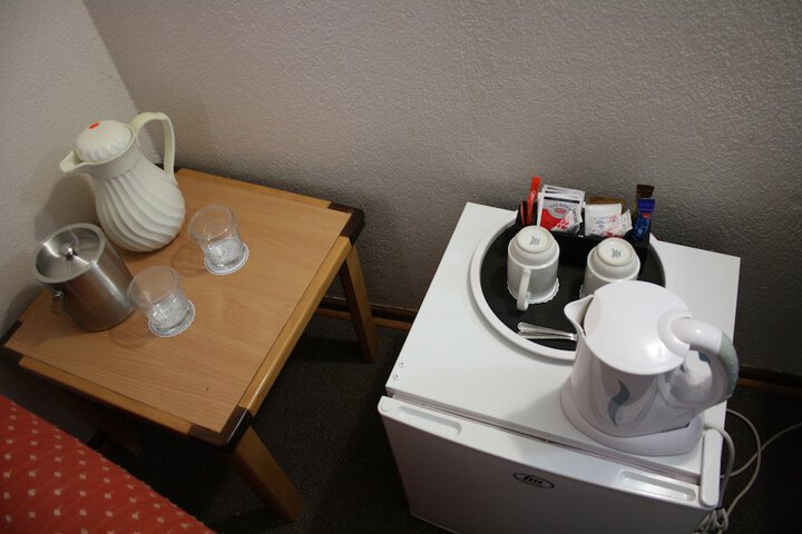 Room 4 of 38