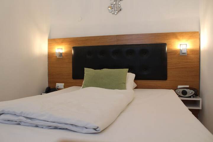 Room 6 of 36