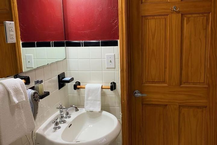 Room 62 of 100