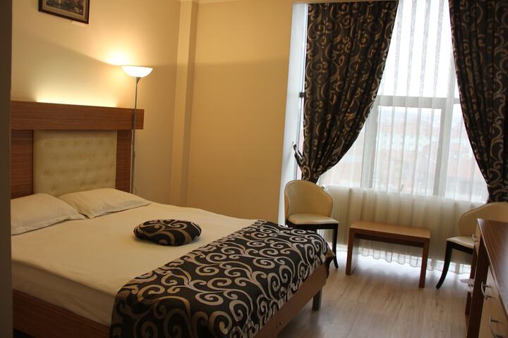 Room 10 of 25