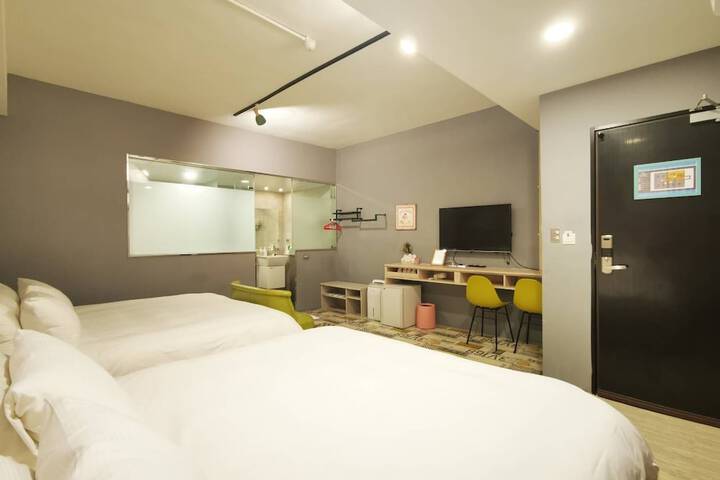 Room 21 of 74