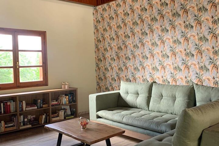 Room 25 of 94