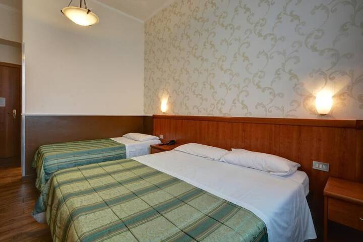 Room 10 of 43