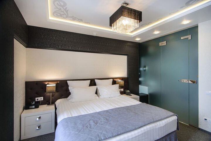 Room 29 of 37