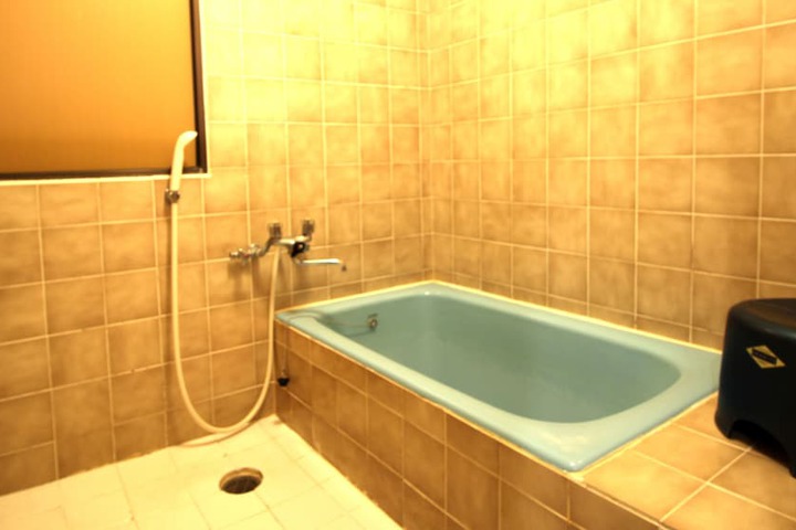 Room 16 of 29