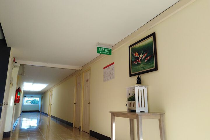 Ballroom/Hall 34 of 39