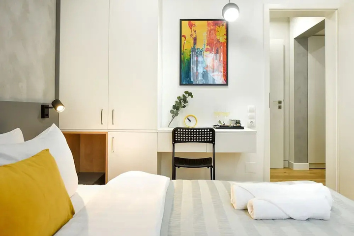 Room 3 of 17