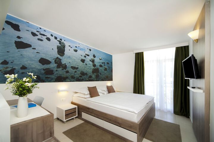 Room 18 of 78