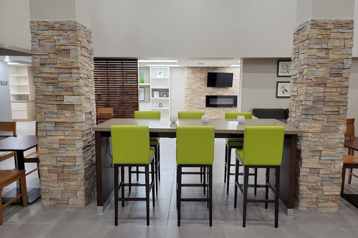 Breakfast area