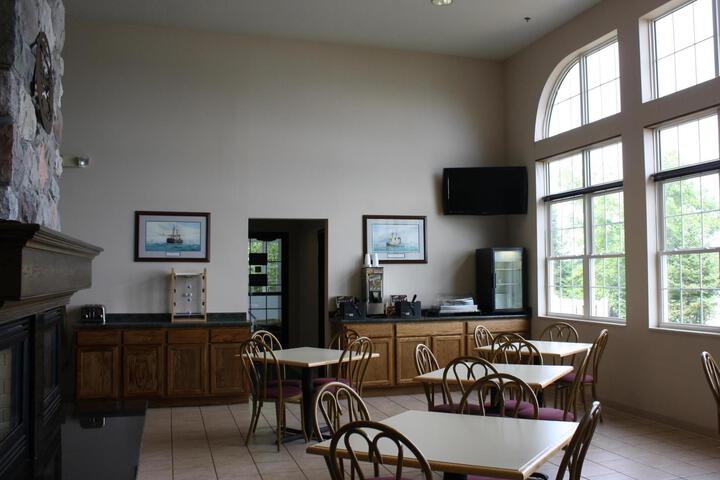 Breakfast/Coffee Service 4 of 15