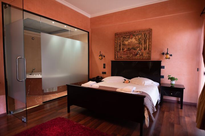 Room 27 of 71