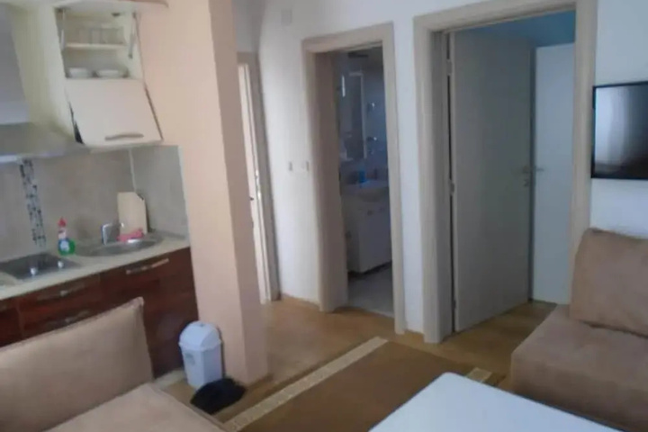Room 11 of 12